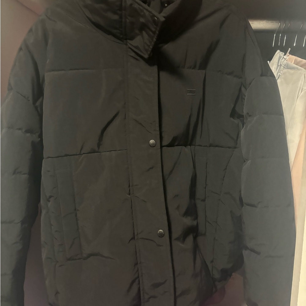 Levi Women’s Puffer Jacket XXL BLACK